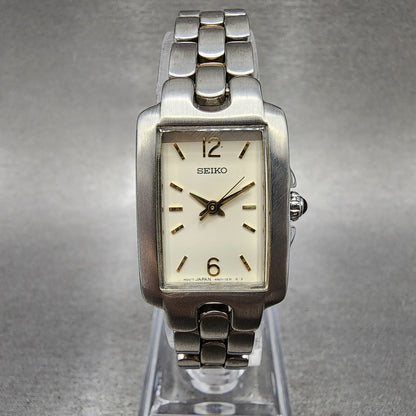 Seiko Vivace Tank Watch Women 19mm White Dial Two Tone 4n015099 New Battery0
