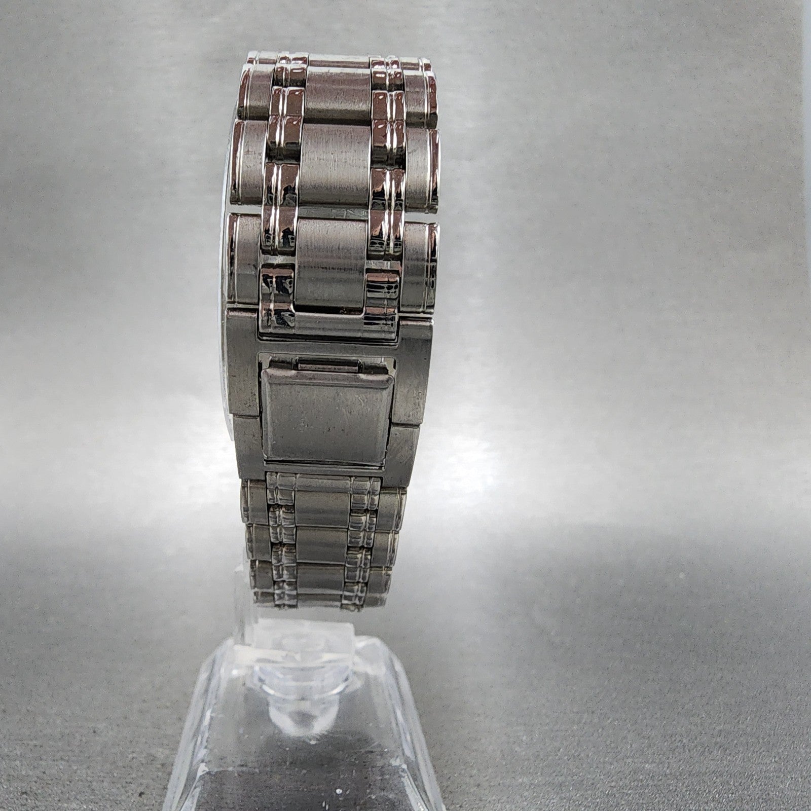 Seiko Watch Men 34mm White Dial Silver Tone Round V7017a70 New Battery7
