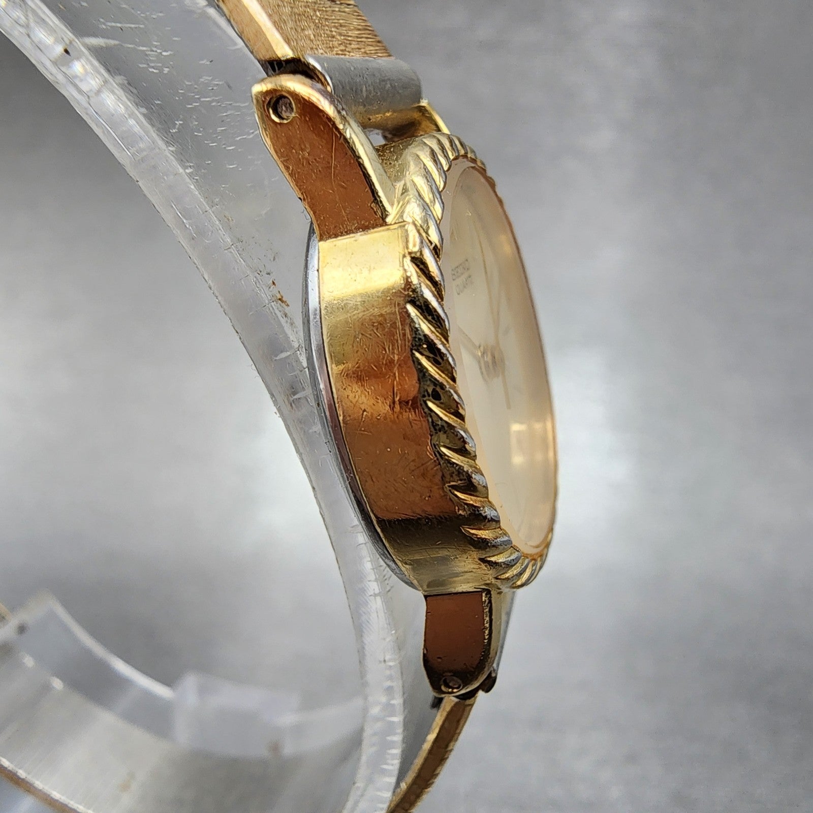 Seiko Watch Women 20mm Cream Dial Gold Tone 14215510 New Battery3
