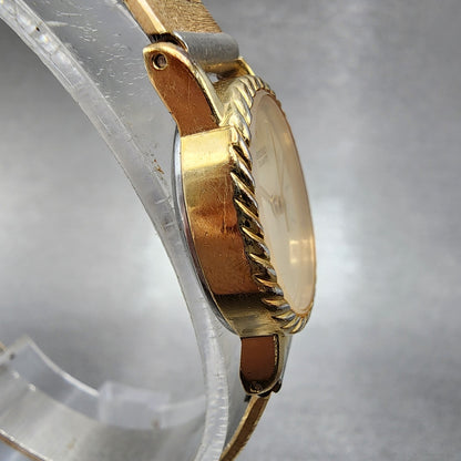 Seiko Watch Women 20mm Cream Dial Gold Tone 14215510 New Battery3