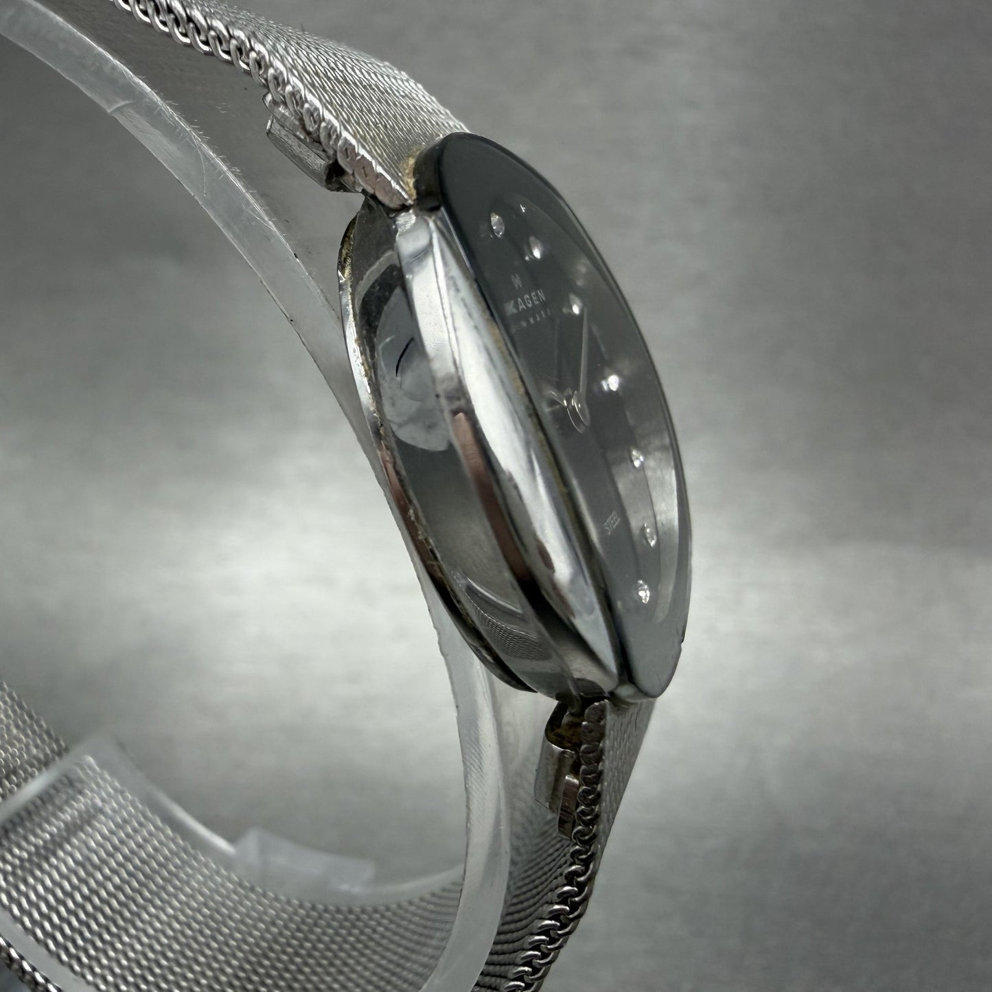 Skagen Watch Women 26mm Black Dial Silver Tone Oval Mesh Band 589SSSB New Batt3