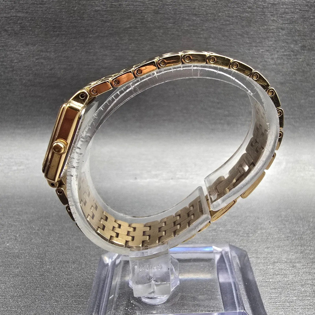 Seiko Tank Watch Women 17mm Champagne Dial Gold Tone Rectangle 1N01-0FH0 NewBatH6