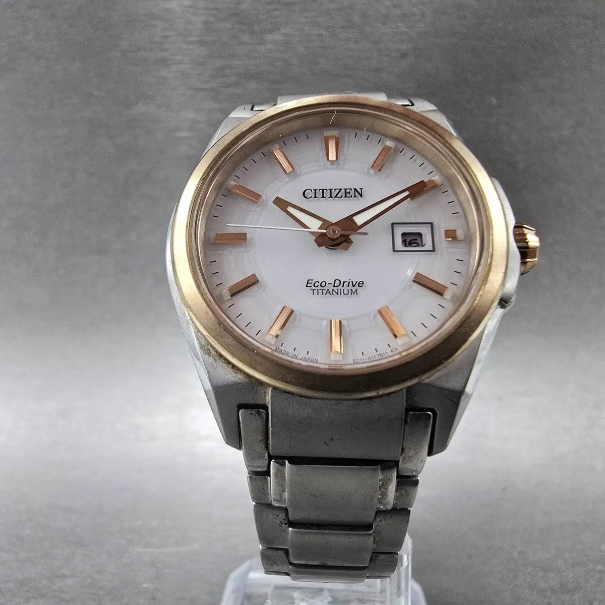 Citizen Eco-Drive Watch Women 32mm White Dial Titanium Date E011-S080916 Works5