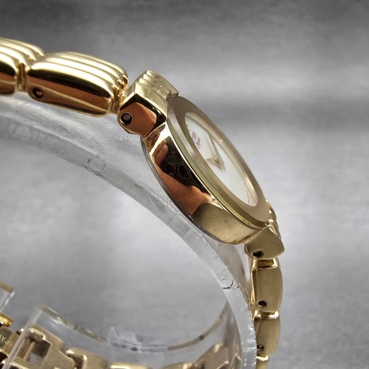 Citizen Elegance Watch Women 17mm MOP Dial Gold Tone Round 2200-242271 New Batt3