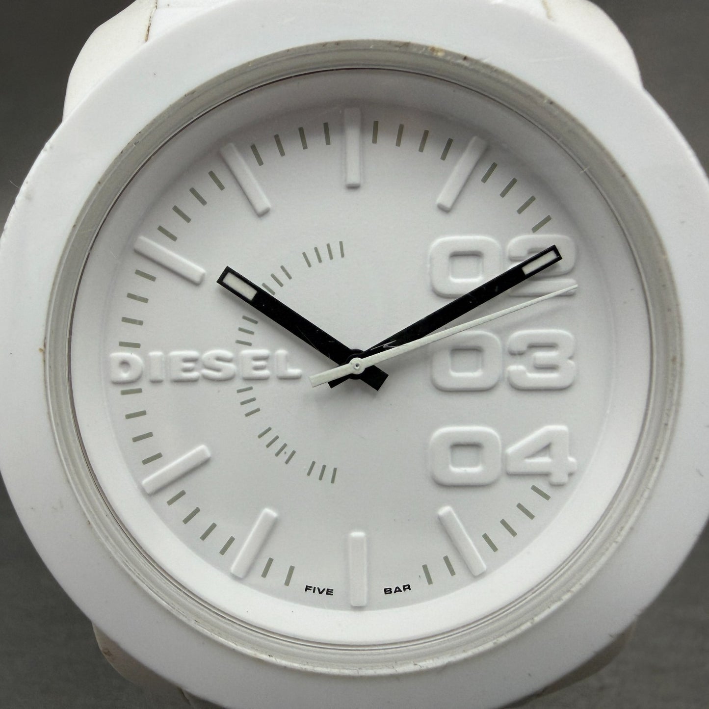 Diesel Watch Men 44mm White Dial White Rubber Round DZ1436 New Battery ABCD1