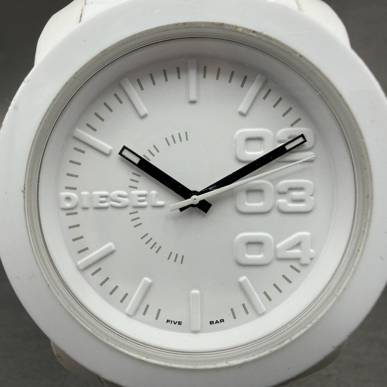 Diesel Watch Men 44mm White Dial White Rubber Round DZ1436 New Battery ABCD1