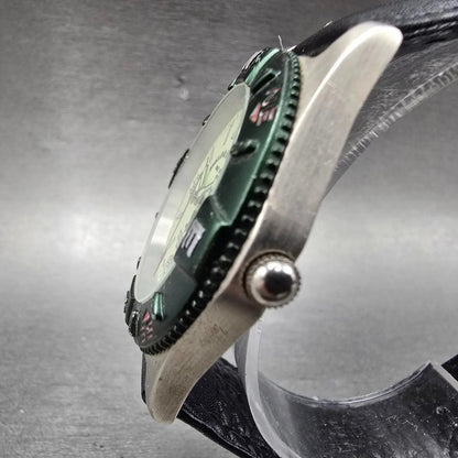 Field & Stream Watch Men 39mm Luminous Dial Silver Tone Daydate Round New Batt2