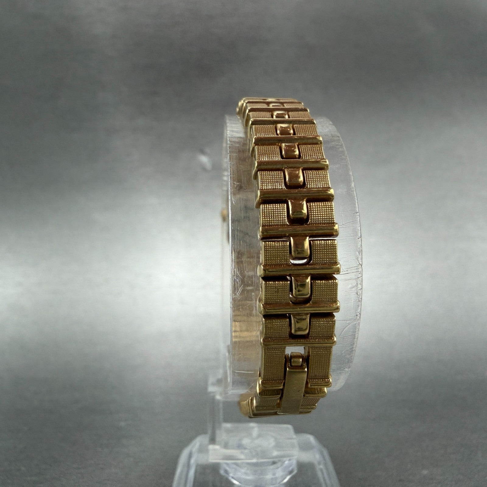 Seiko Watch Women 13mm Black Dial Gold Tone Rectangle 1E20-5689 New Battery NOS7