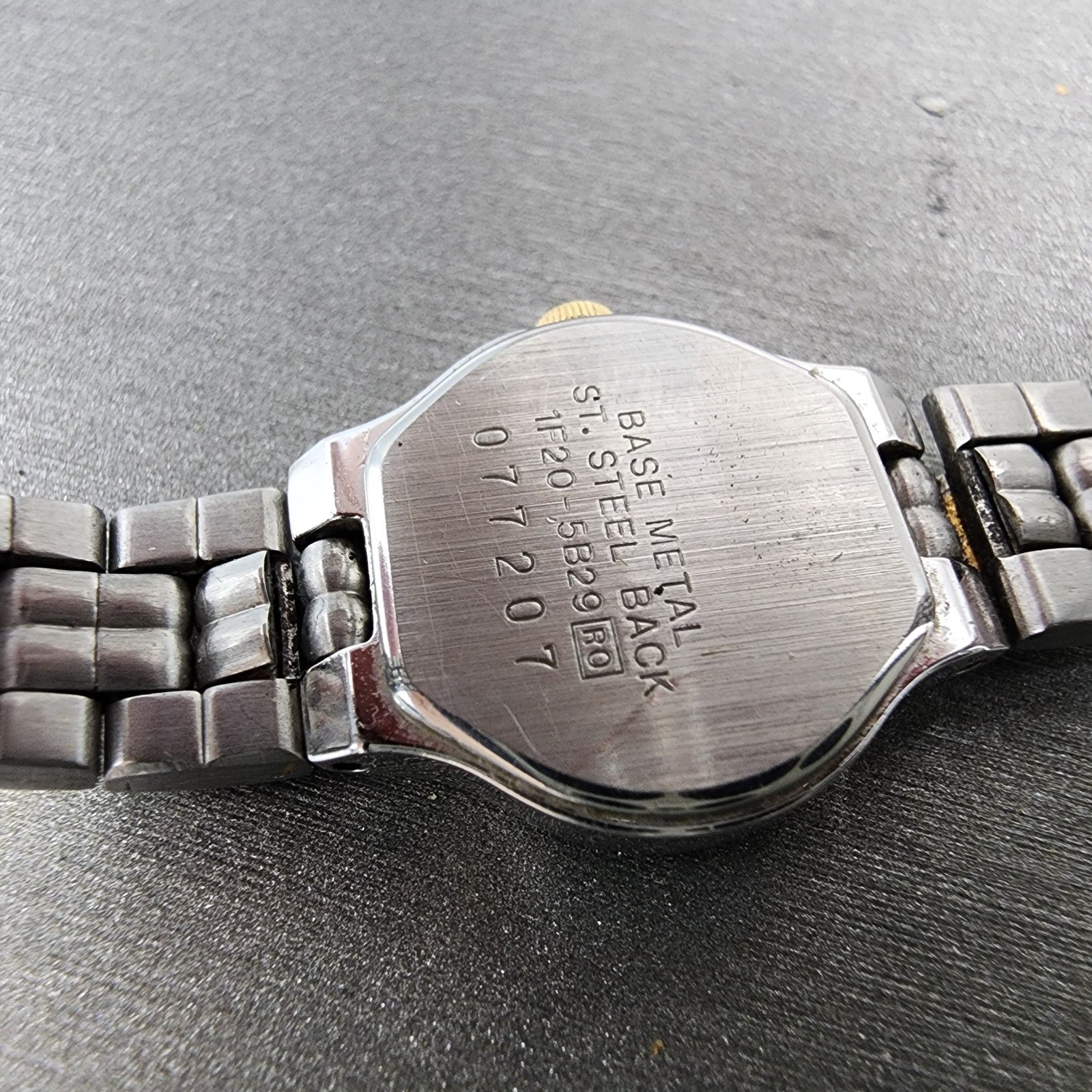 Seiko Watch Women 17mm Silver Dial Two Tone Oval 1F205B29 New Battery10