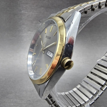 Seiko Pulsar Watch Men 35mm Silver Dial Two Tone Daydate READ!! VX33-X109 NewBat2