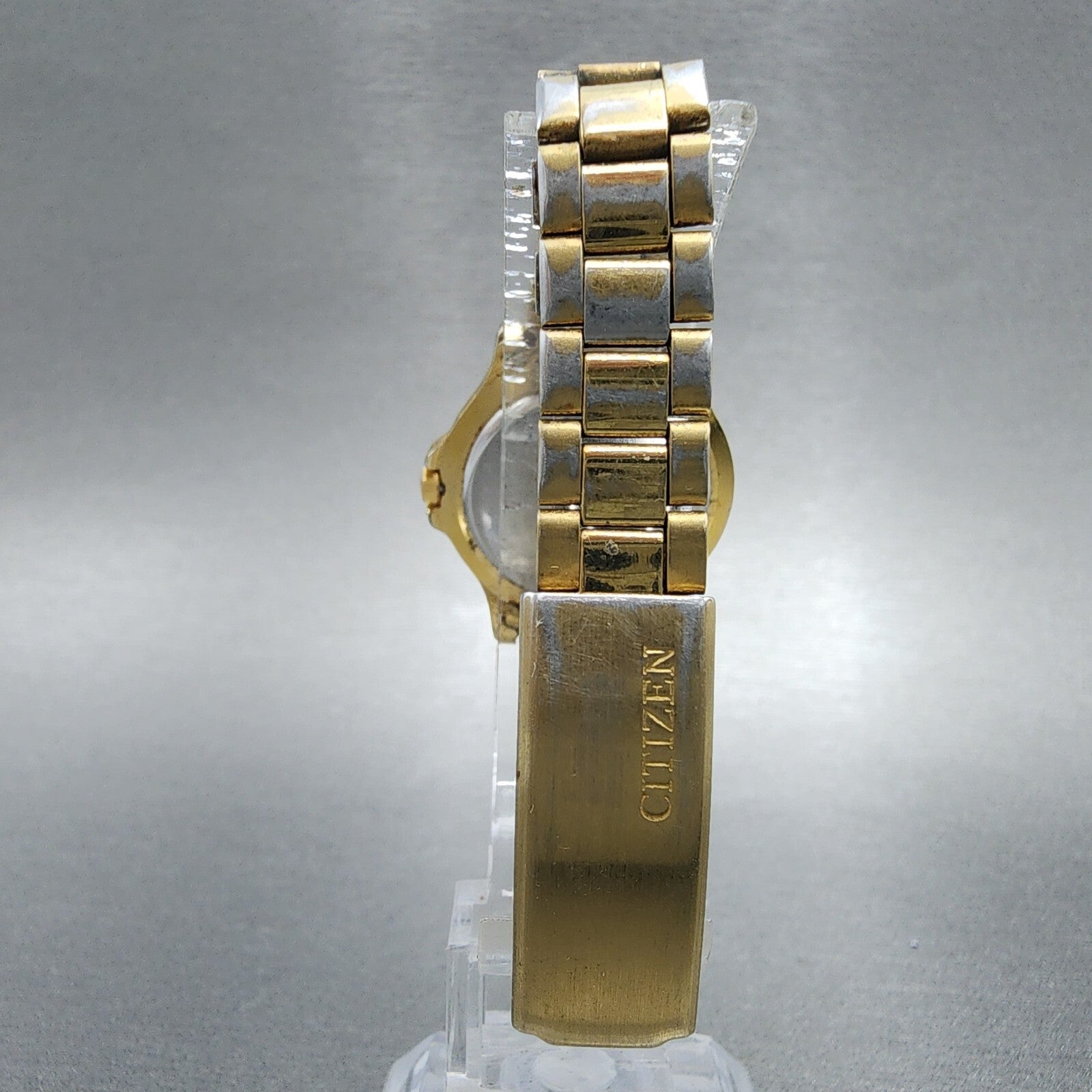Citizen Watch Women 27mm White Dial Gold Tone Date 6010S37668 New Battery7