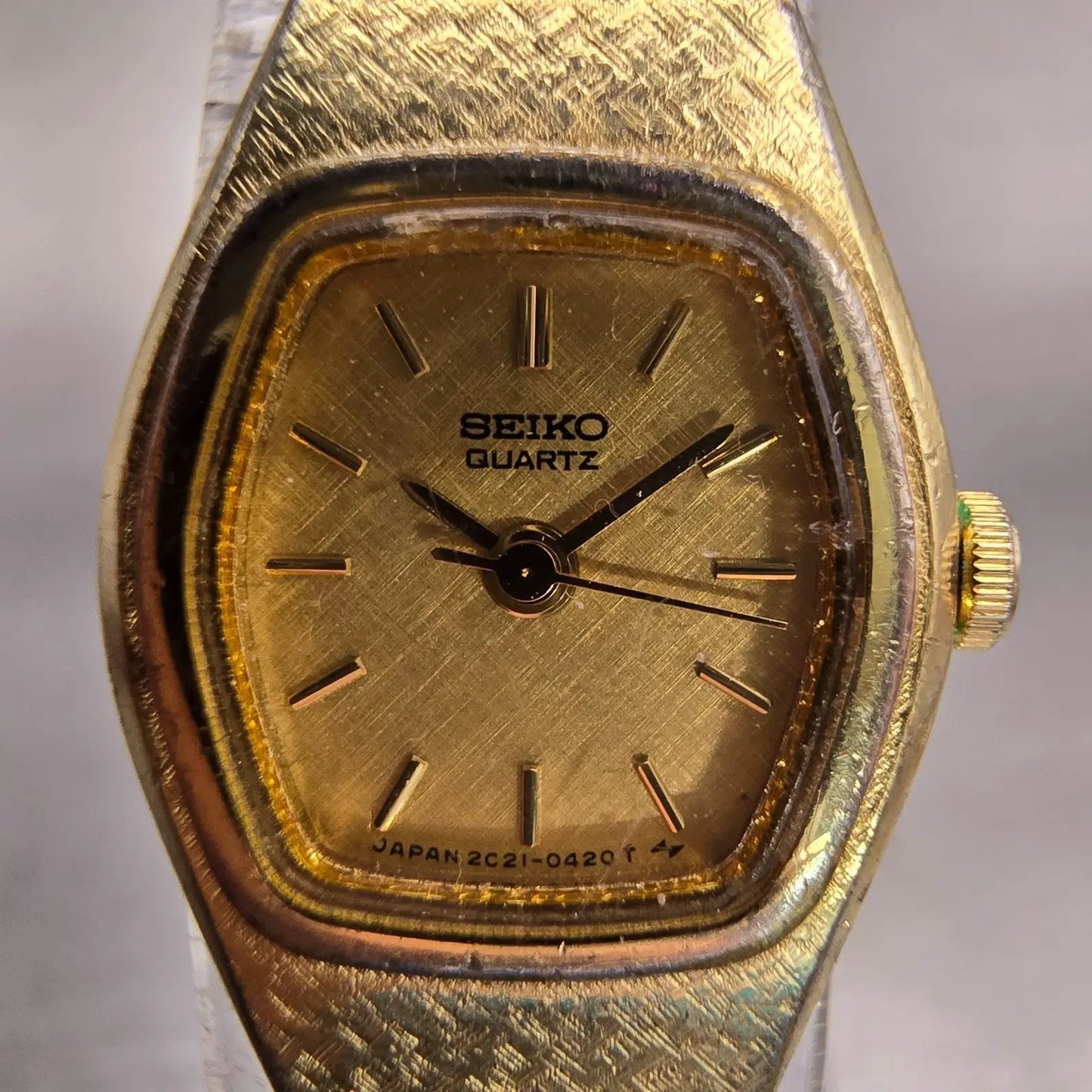 Seiko Watch Women 16mm Gold Dial Gold Tone Oval 2C21-5149 New Battery Vintage1