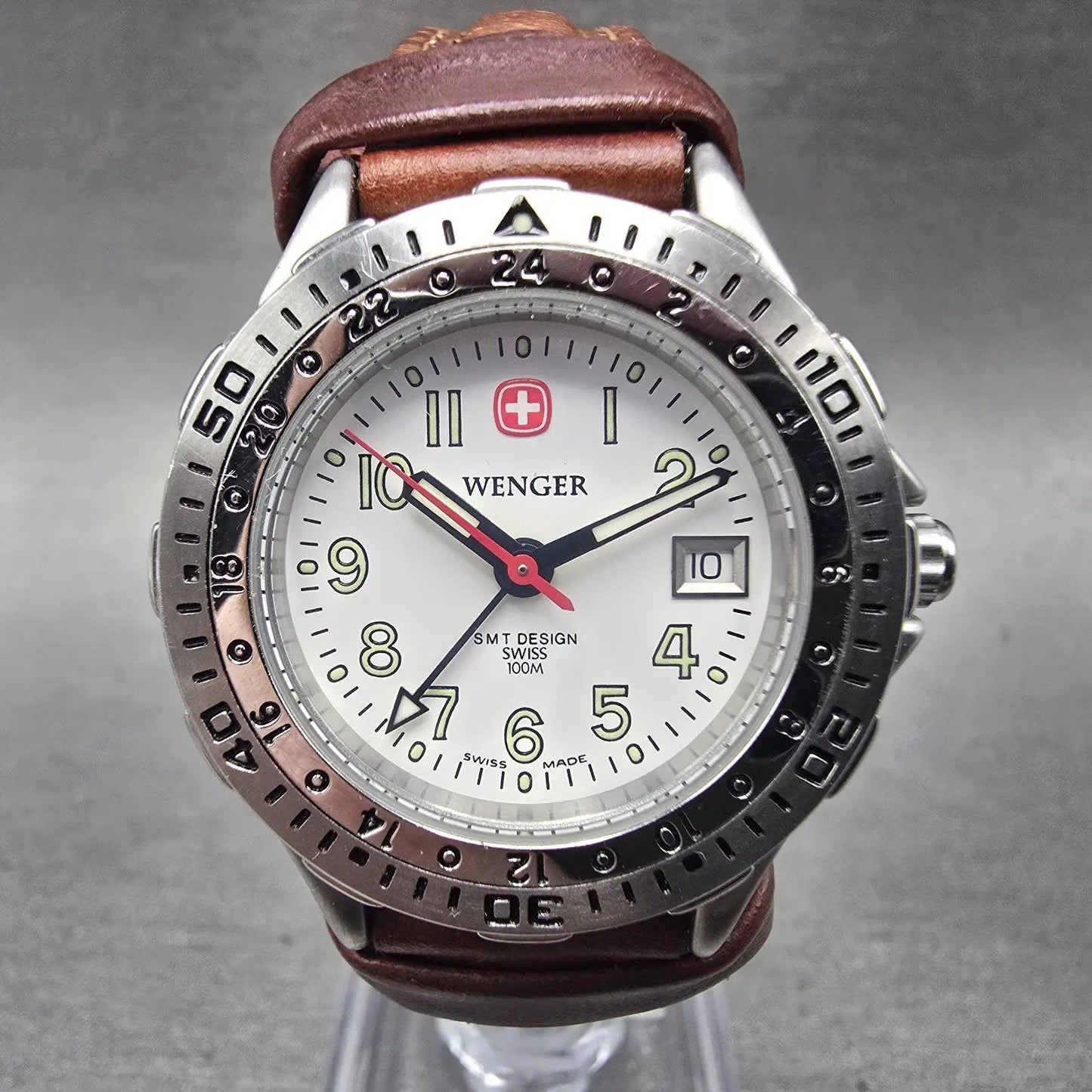 Wenger GMT Dive Watch Women 30mm White Dial Silver Tone 090.0651 New Battery0