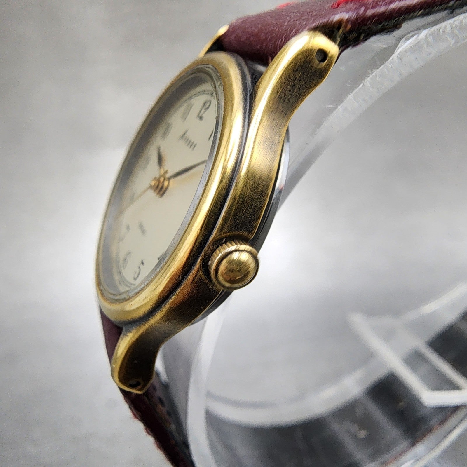 Seiko Avenue Watch Women 23mm Silver Dial Bronze Tone 1f210c30 New Battery2