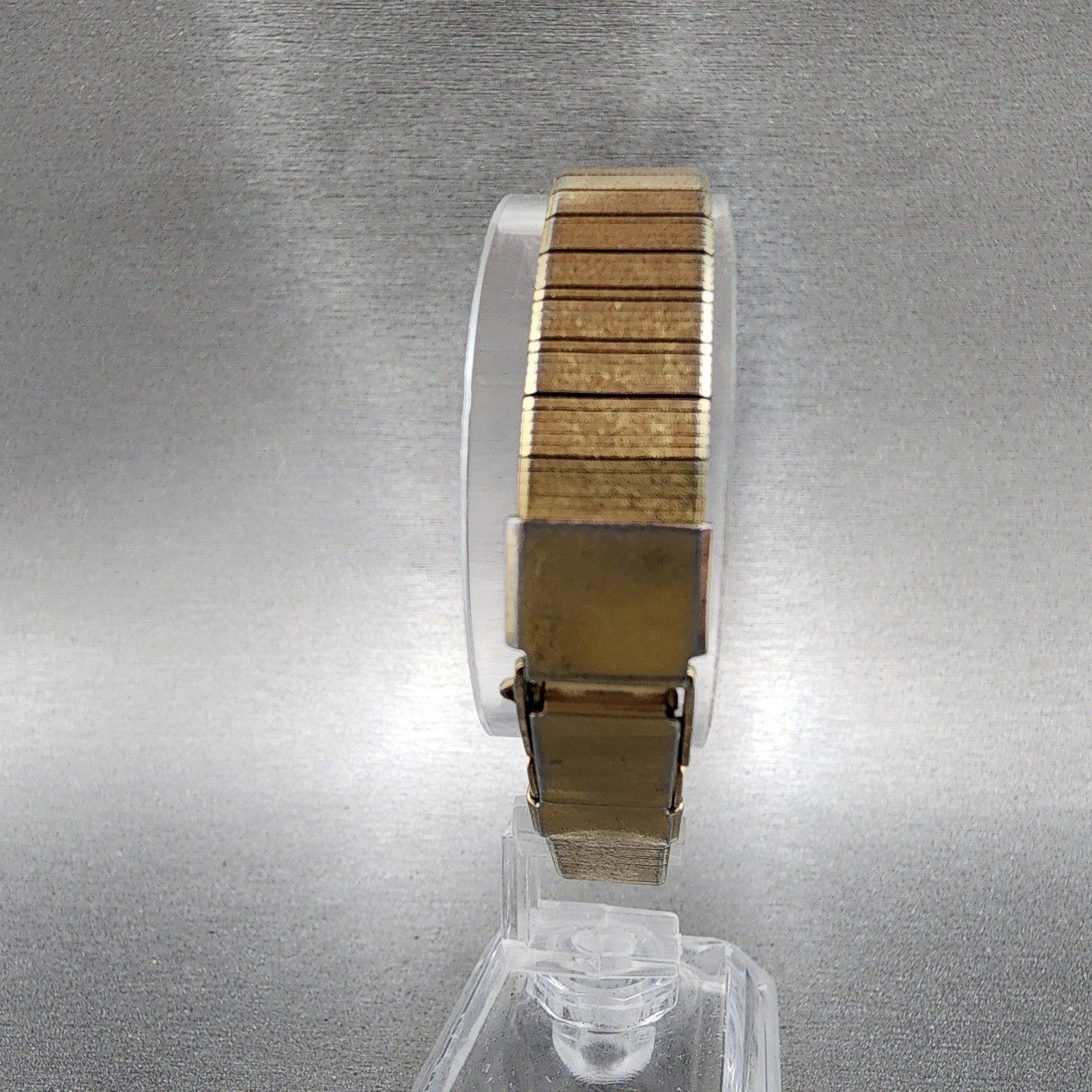 Seiko Tank Watch Women 12mm Champagne Dial Gold Tone 2e205400 New Battery7