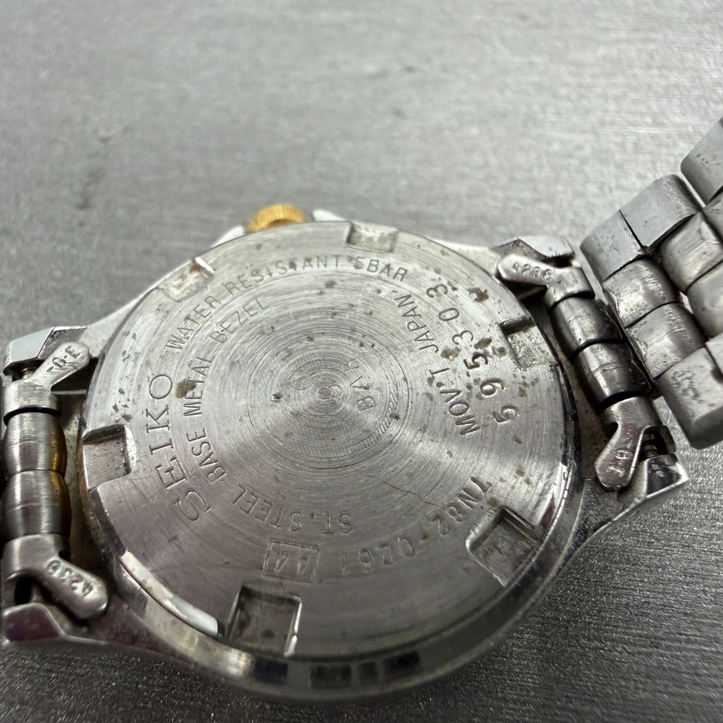 Seiko Sports 50 Watch Women 25mm Silver Dial Two Tone Round 7N82-0261 New Bat KL9