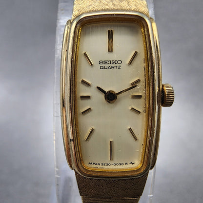 Seiko watch Women 13mm Champagne Dial Gold Tone Rectangle 2e205019 New Battery1