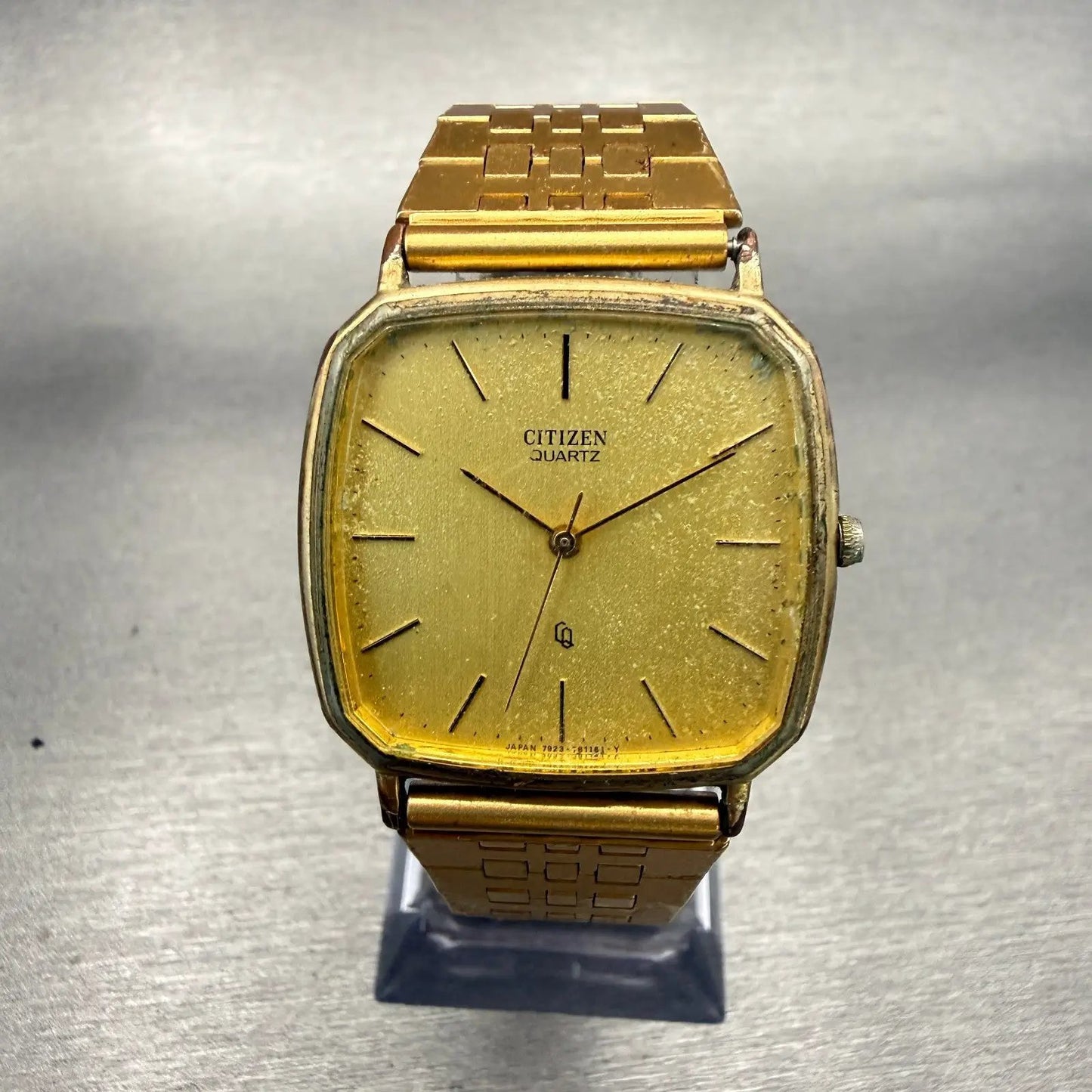 Citizen CQ Watch Men 30mm Gold Dial Gold Tone Rectangle 7923 Vintage New Battery0