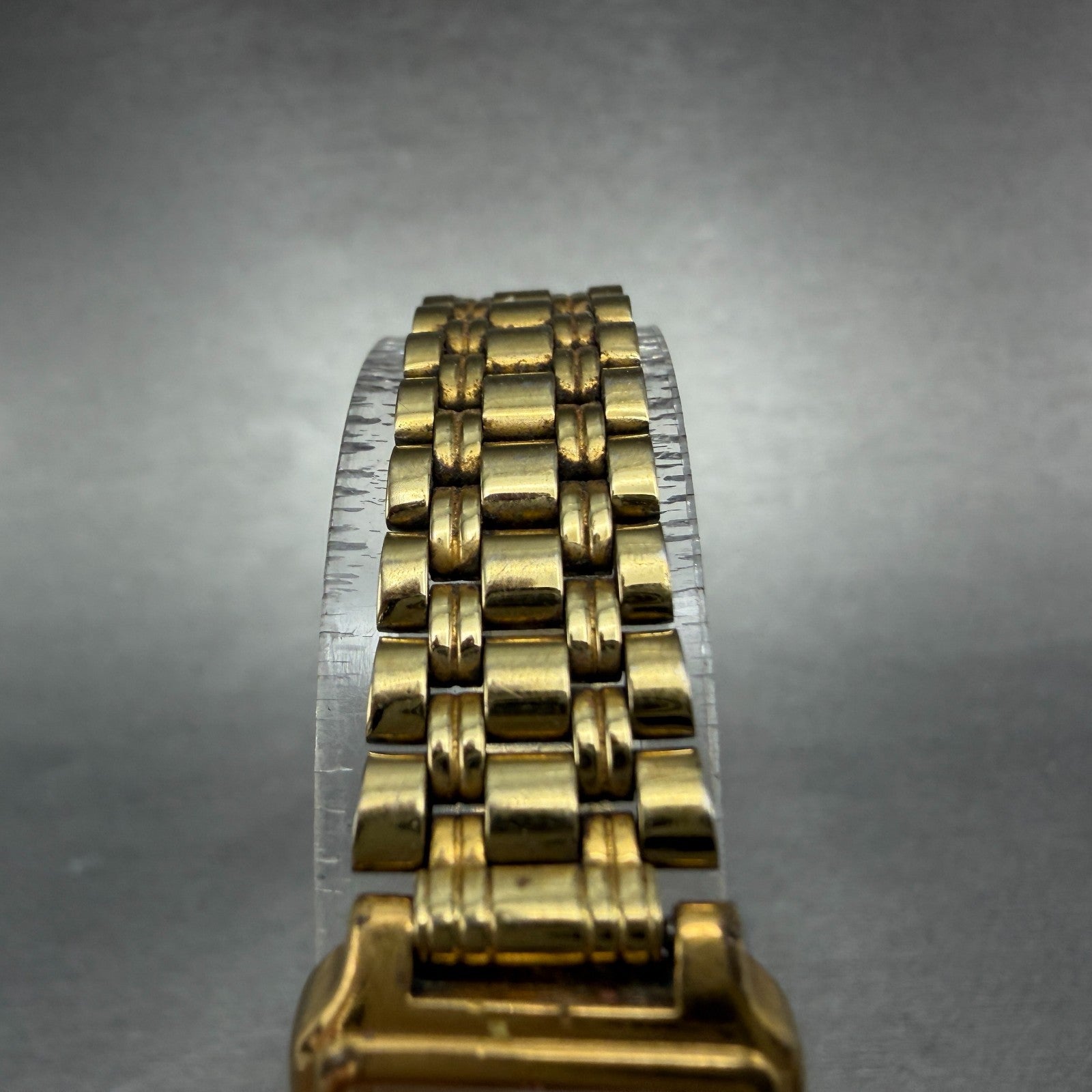 Seiko Tank Watch Women 18mm Champagne Dial Gold Tone Rectangle V401-5129 NewBat04