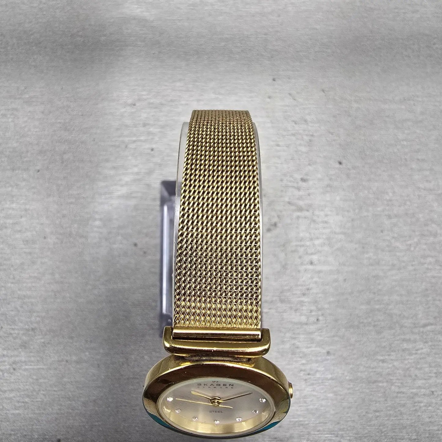 Skagen Denmark Watch Women 25mm White Dial Gold Tone Round 107SGGD New Battery4