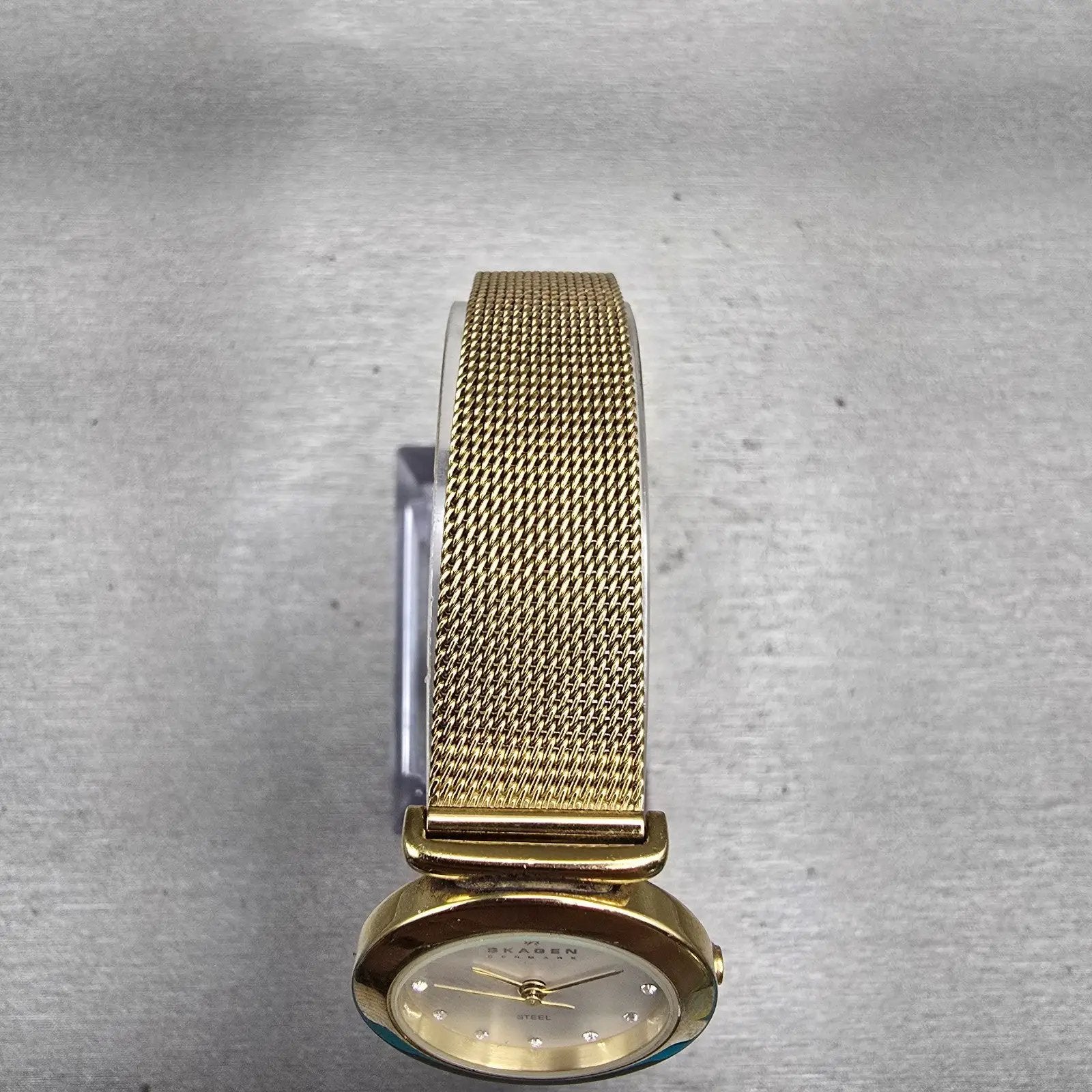 Skagen Denmark Watch Women 25mm White Dial Gold Tone Round 107SGGD New Battery4