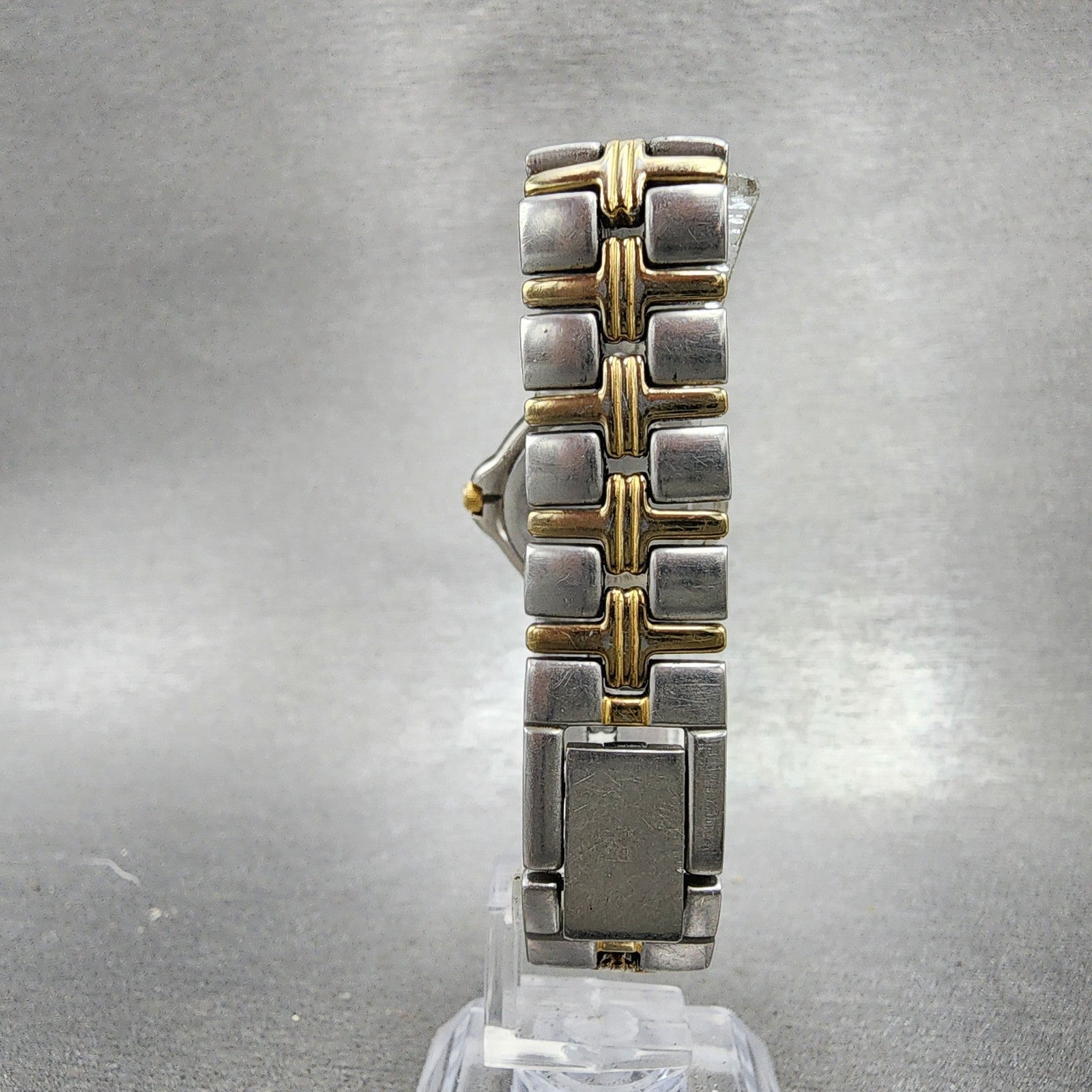 Bulova Watch Women 25mm White Dial Two Tone Date Round 98M36 New Battery A1237