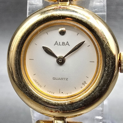 Seiko Alba Watch Women 19mm White Dial Gold Tone Round V232-0230 New Battery1