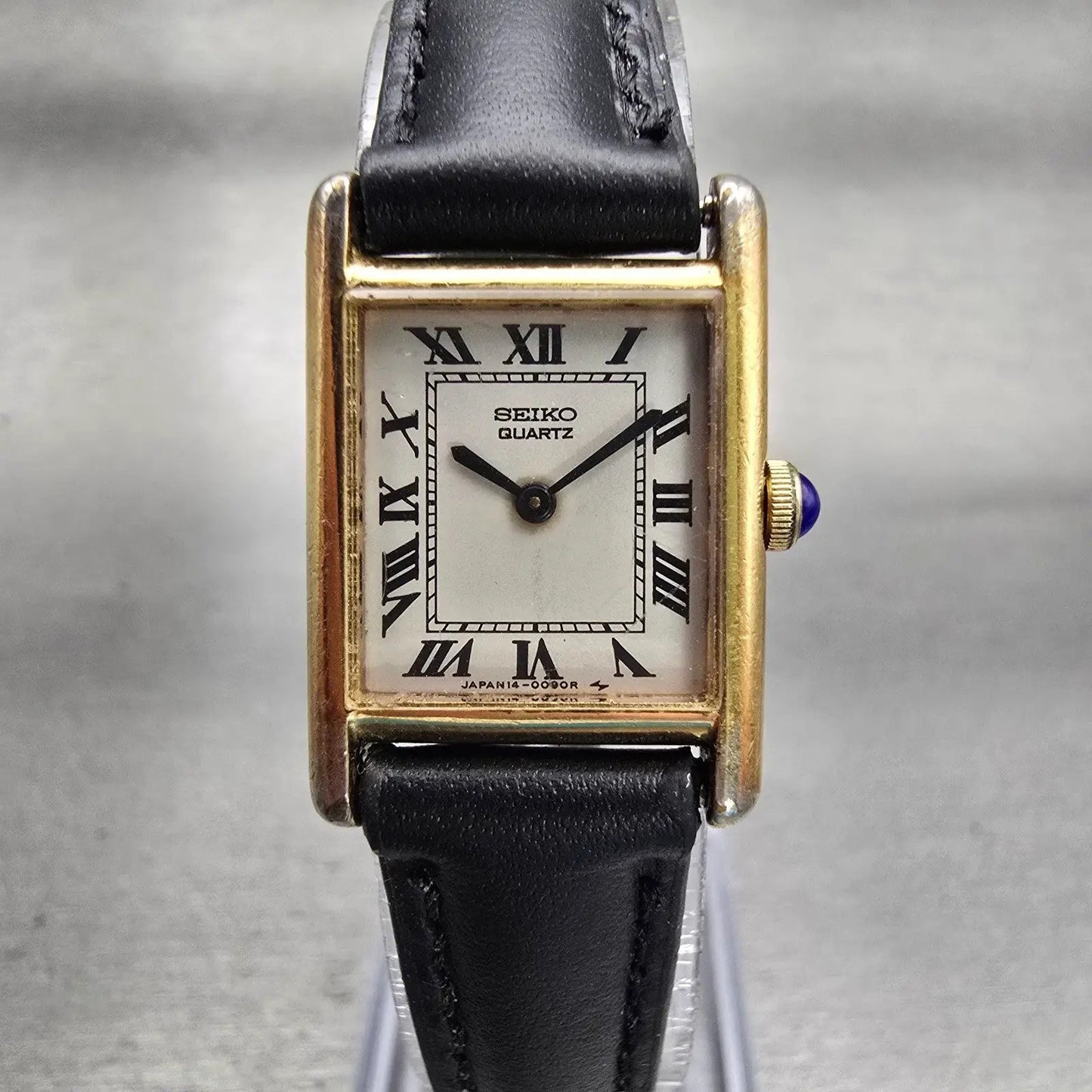 Seiko Tank Watch Women 17mm White Dial Gold Tone Rectangle 1400-5039 New Battery0