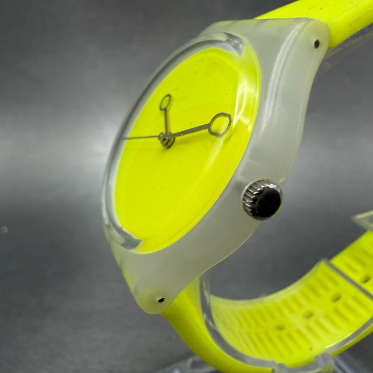 Swatch TRACOLLA Watch Men 34mm Yellow Dial Clear Case Round GK340 New Battery2