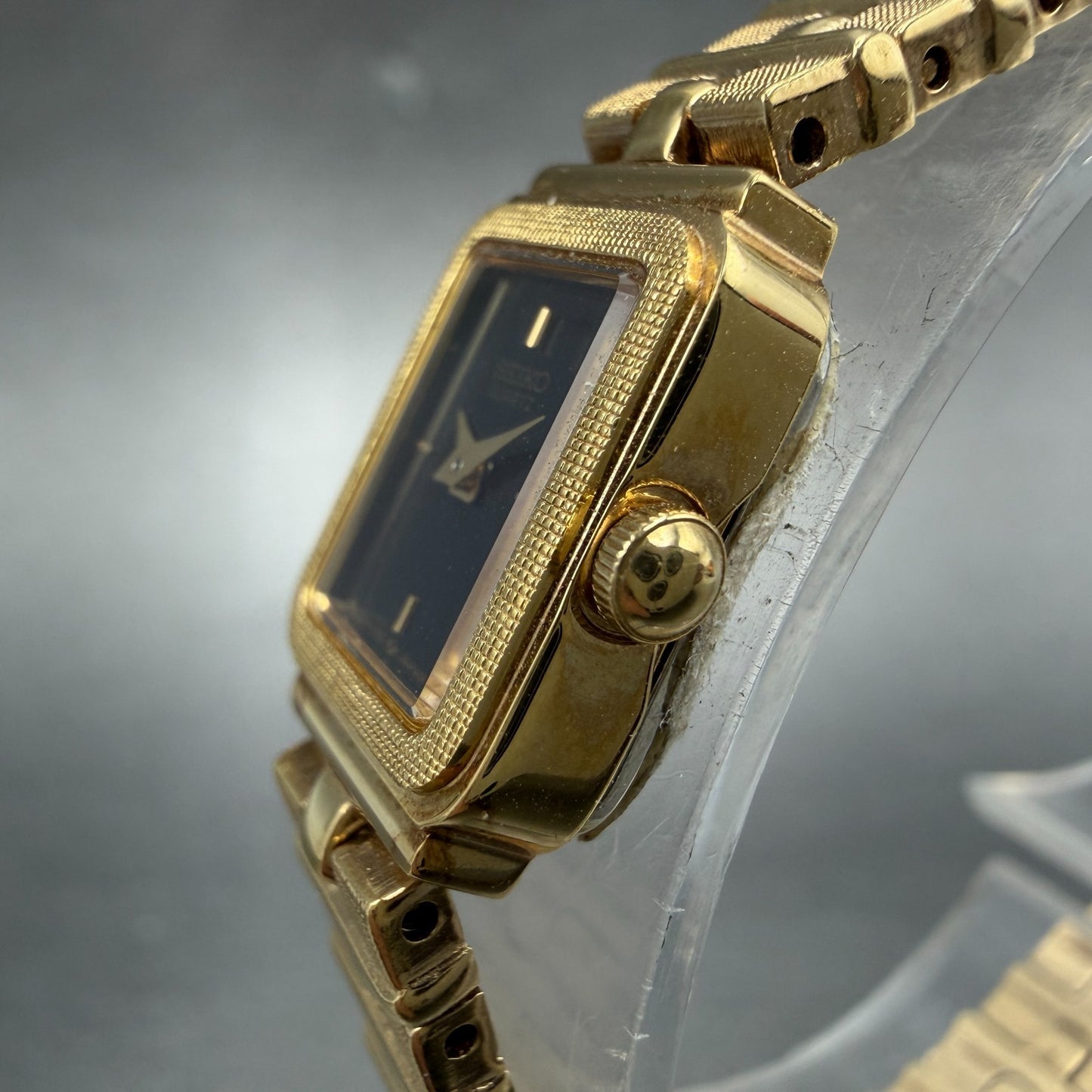 Seiko Watch Women 13mm Black Dial Gold Tone Rectangle 1E20-5689 New Battery NOS2