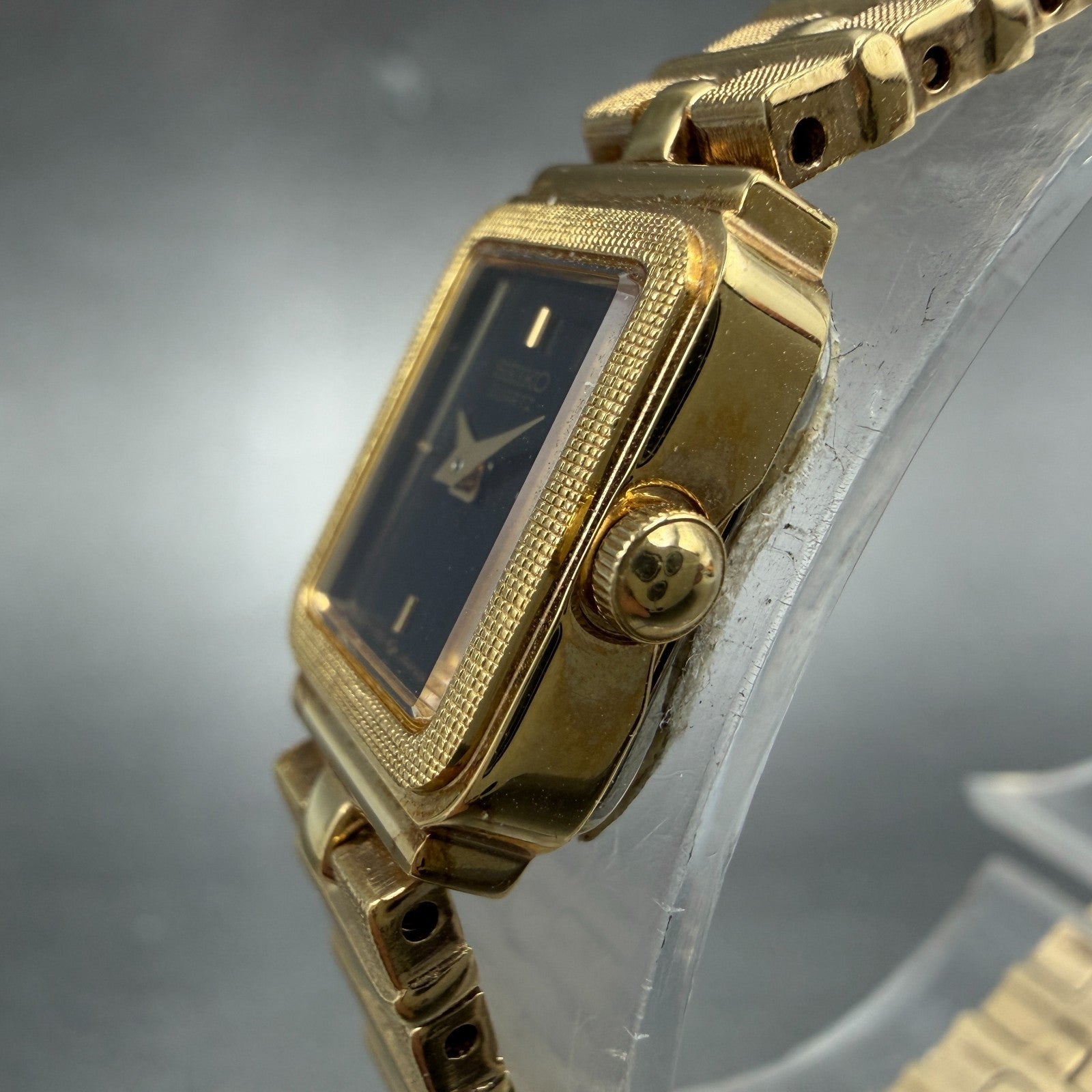 Seiko Watch Women 13mm Black Dial Gold Tone Rectangle 1E20-5689 New Battery NOS2