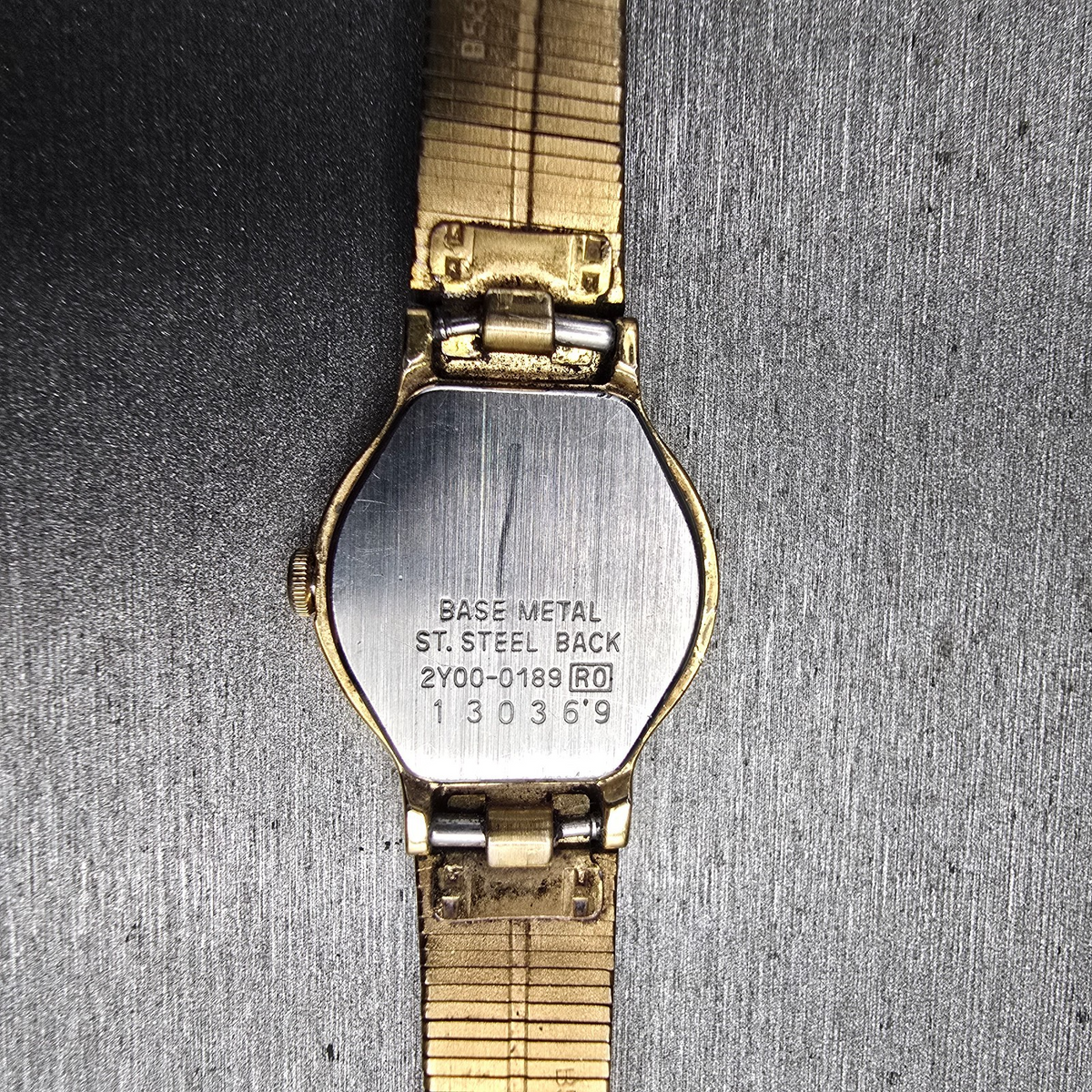 Seiko Watch Women 19mm Champagne Dial Gold Tone Round 2Y00-0189 New Battery10