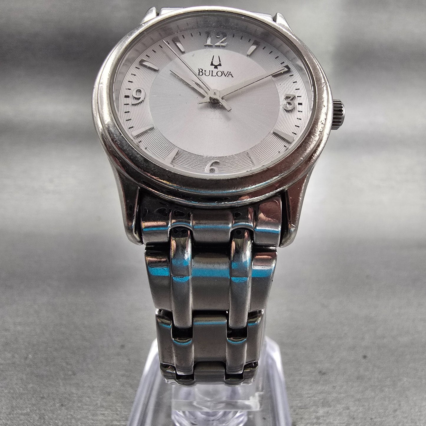 Bulova Watch Women 30mm Silver Dial Silver Tone Round 96L005 New Battery5