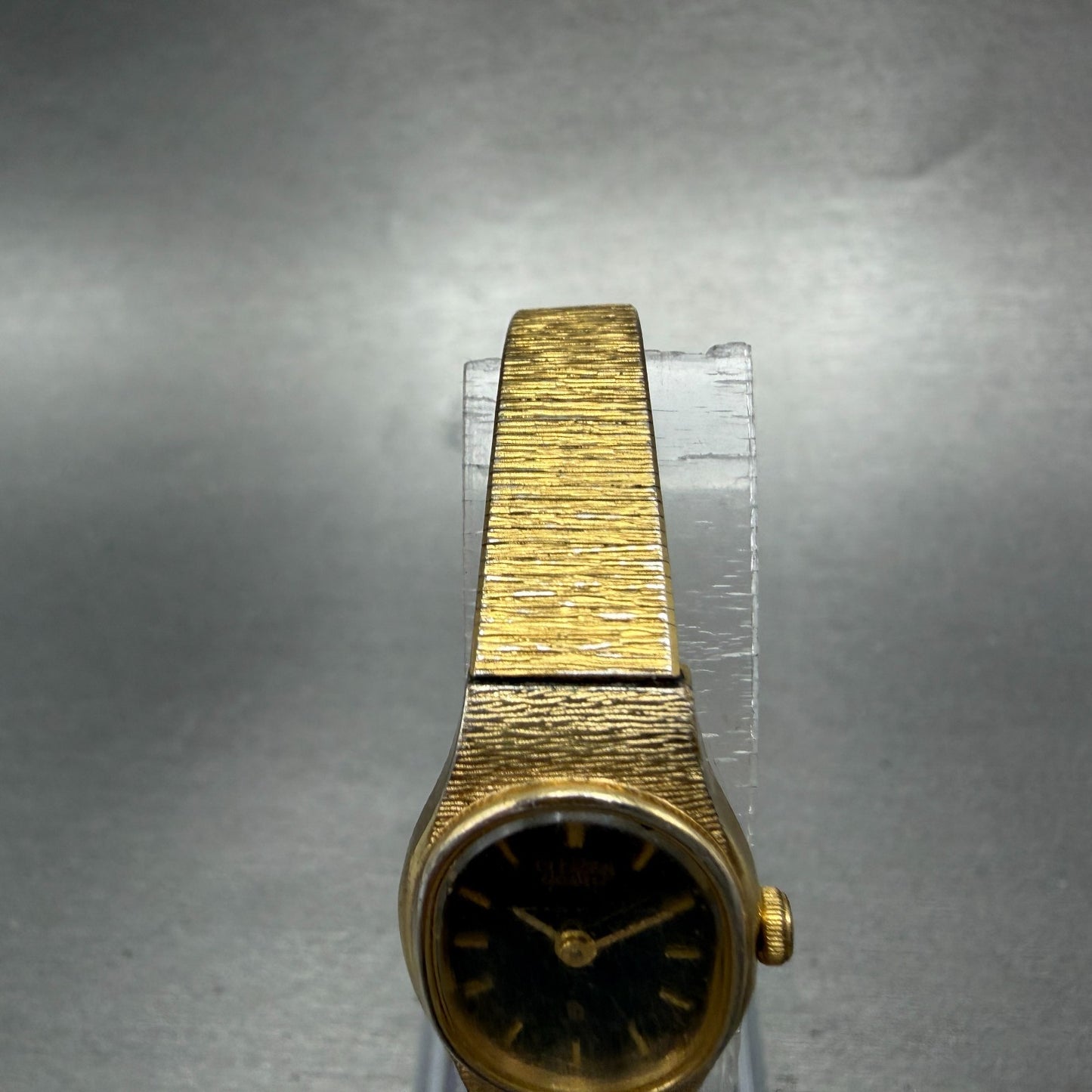 Citizen CQ Watch Women 16mm Black Dial Gold Tone Oval 3220-S16598 New Battery H74