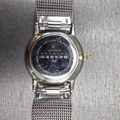 Skagen Watch Women 28mm Silver Dial Silver Tone Round 233SGSC New Batt G10