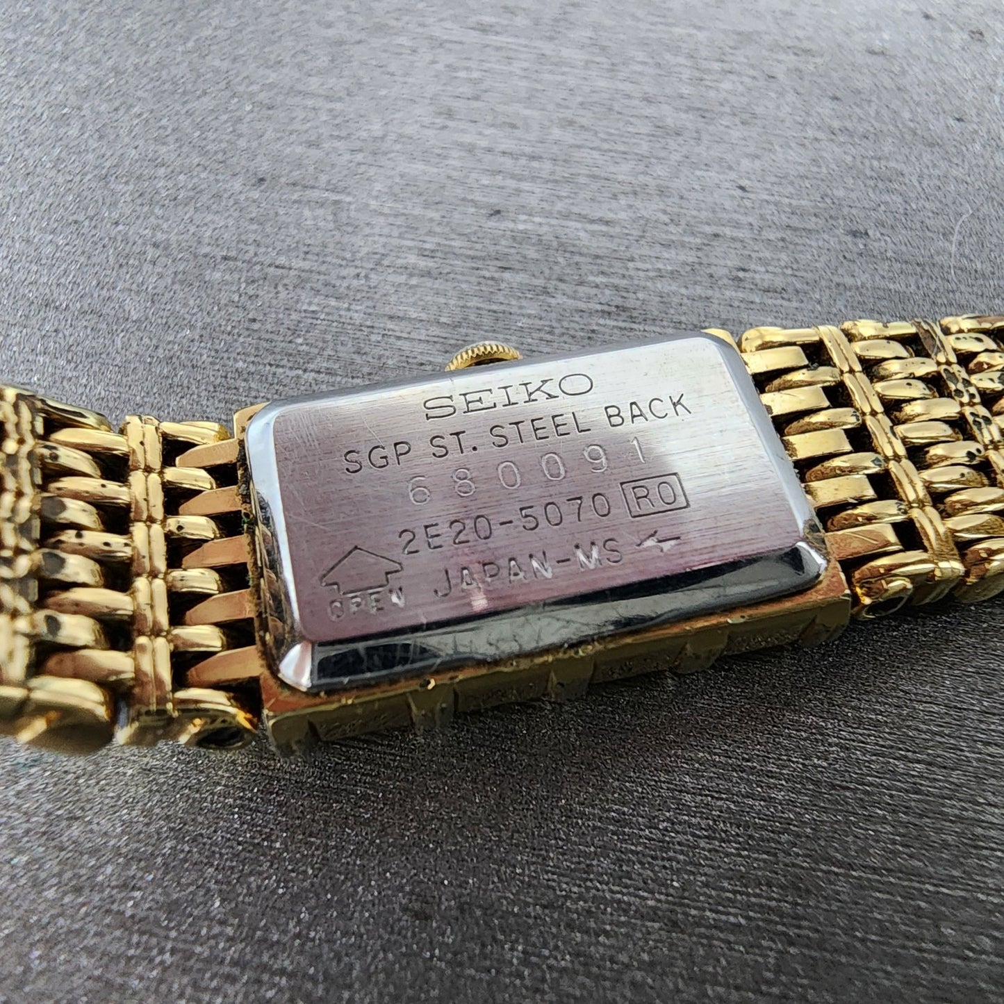 Seiko Tank Watch Women 12mm Champagne Dial Gold Tone 2e20-5070 New Battery