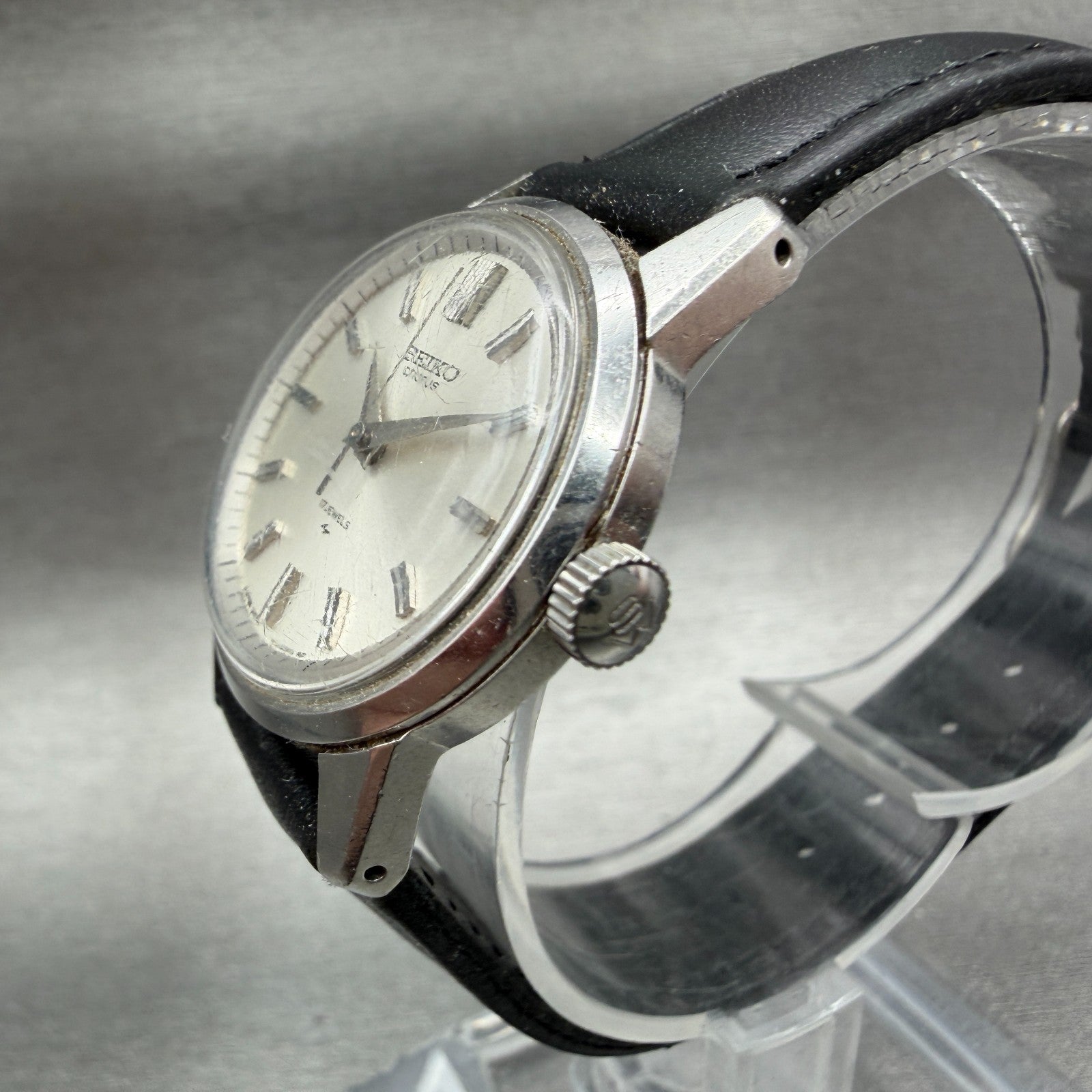 Seiko Chorus Watch Women 27mm Silver Dial Silver Tone Manual 21040051 Runs2