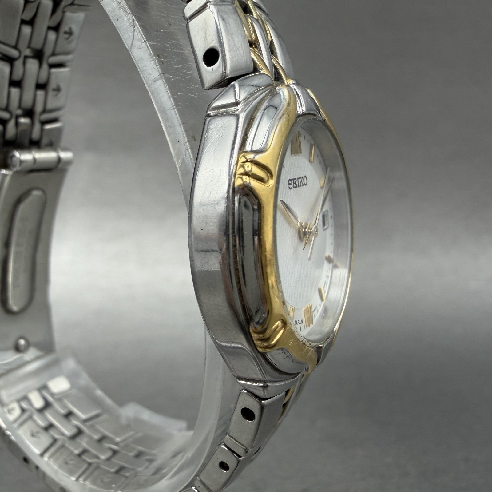 Seiko Watch Women 26mm Silver Dial Two Tone Date Round 7n820at0 New Battery3