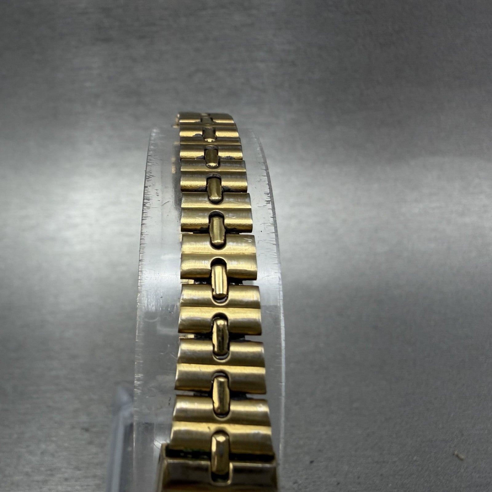 Seiko Tank Watch Women 13mm Black Dial Gold Tone Rectangle 2E206579 New Battery4