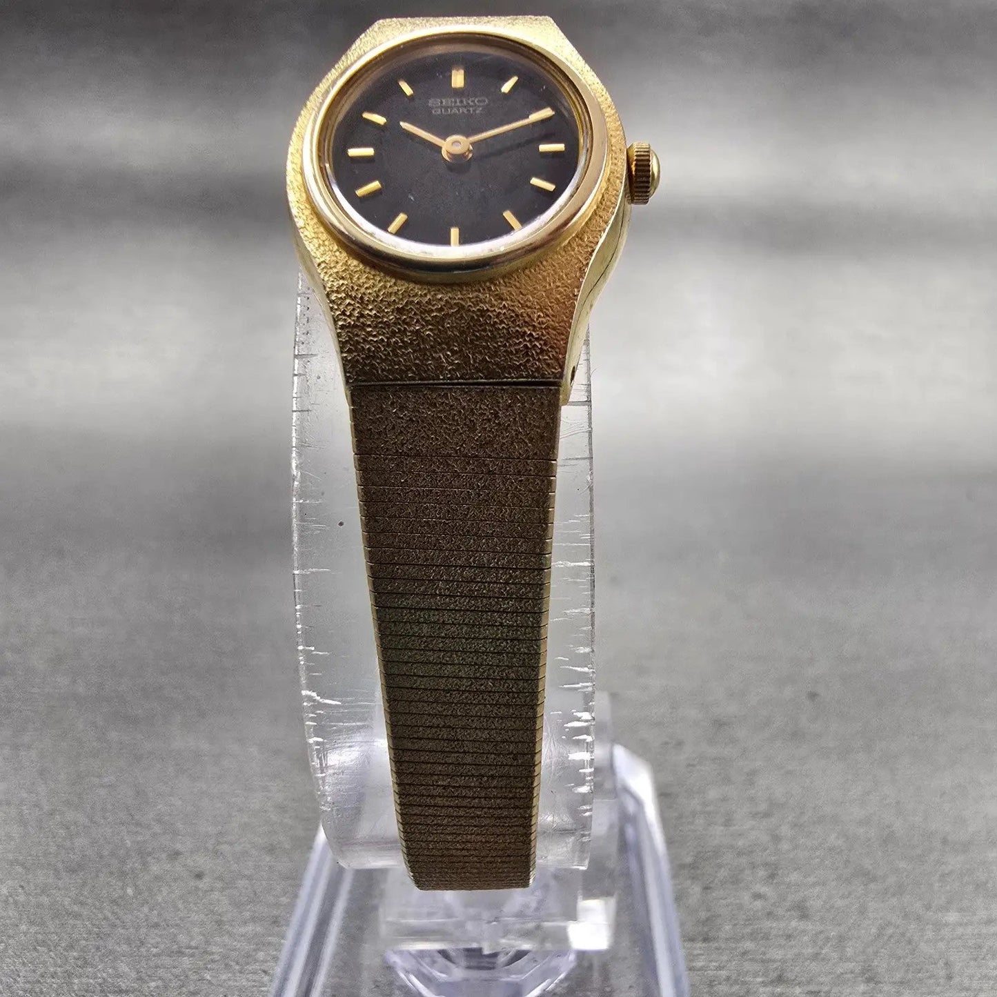 Seiko Watch Women 17mm Black Dial Gold Tone Oval 2Y00-5E29 New Battery Vintage5