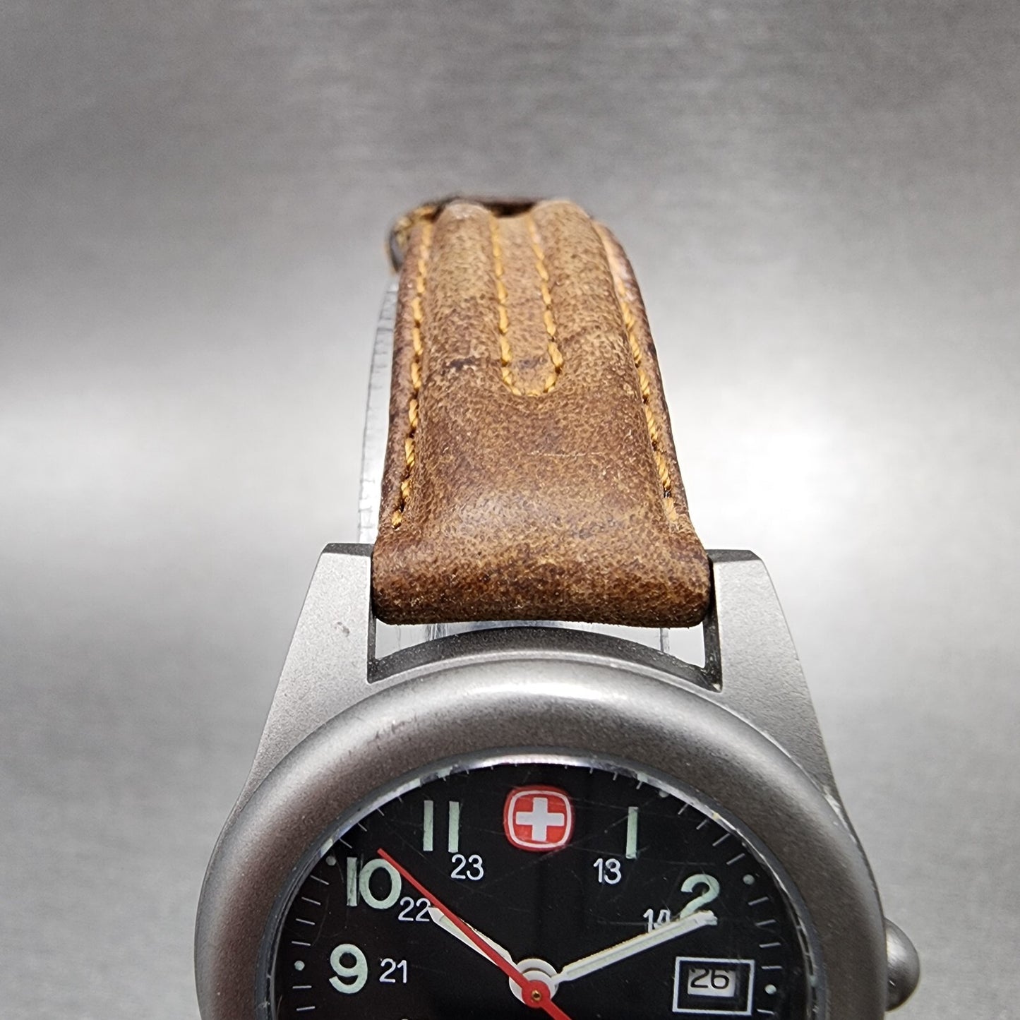 Wenger SAK Watch Women 29mm Black Dial Gray Tone Date Round New Battery4