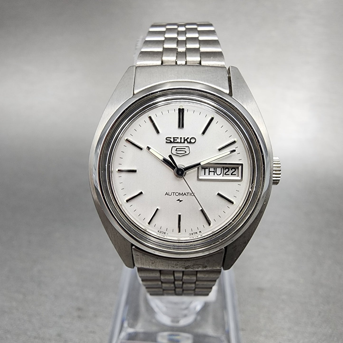 Seiko 5 Automatic Watch Women 25mm White Dial Silver Tone Daydat Round 610675200