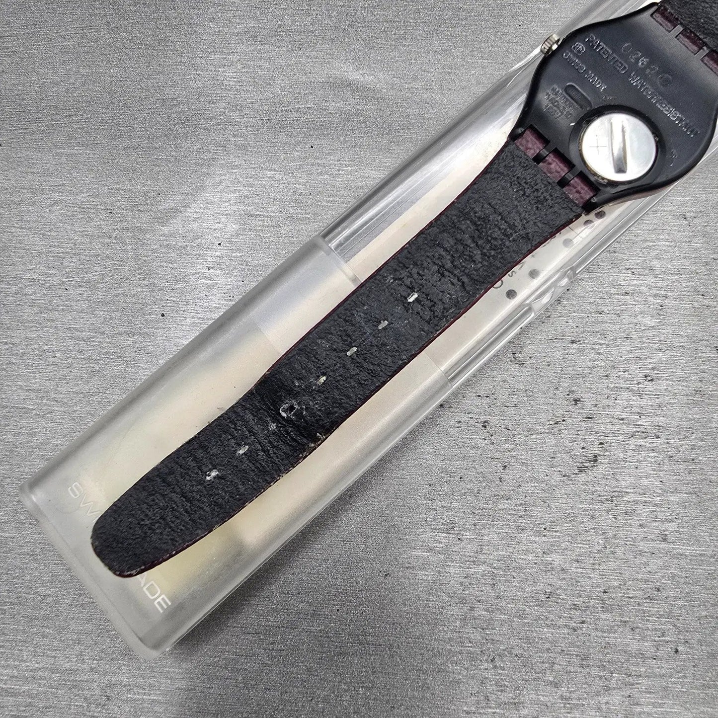 Swatch Bookey's Bet Watch Men 34mm Red Dial Red Tone Round GX118 New Battery VTG8