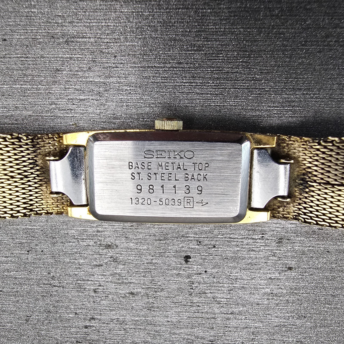 Seiko Tank Watch Women 12mm Gold Dial Gold Tone Rectangle 1320-5029 New Battery10