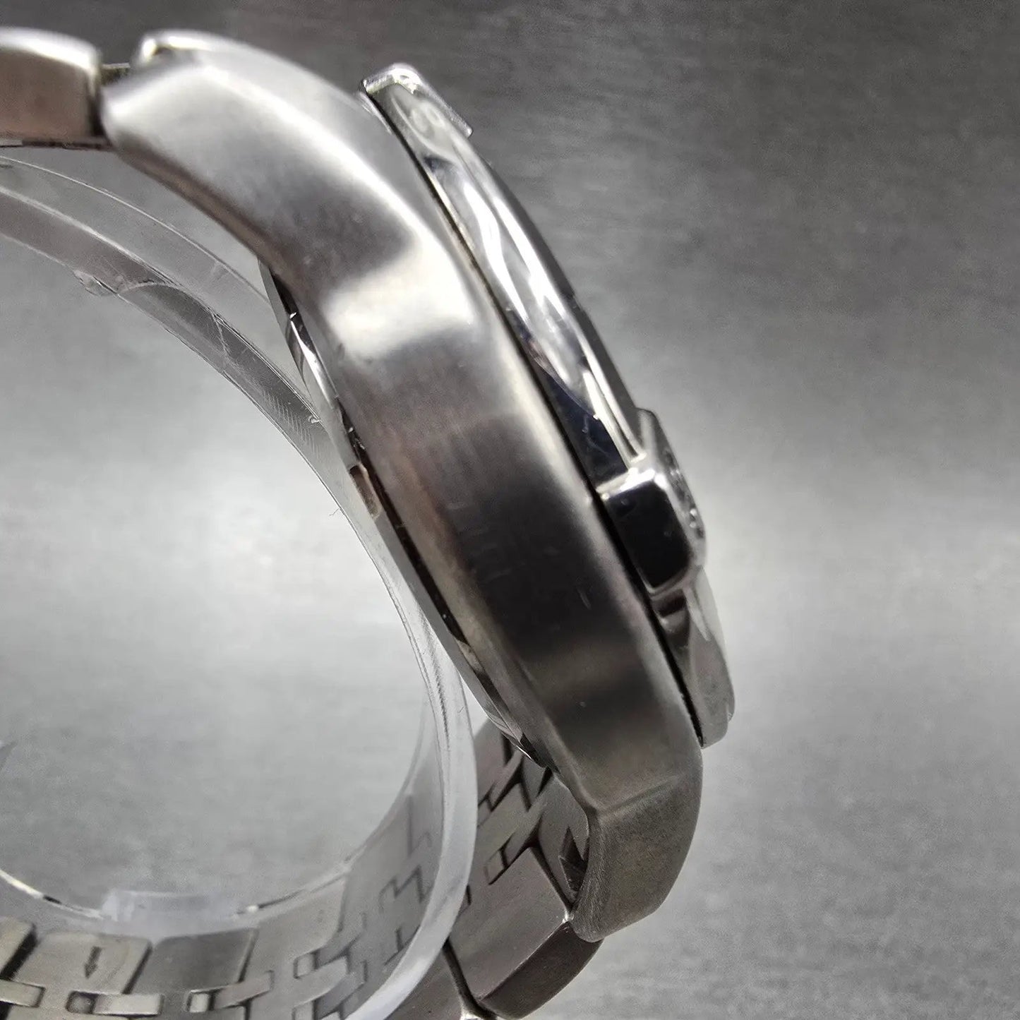 Citizen Eco-Drive Dive Watch Men 41mm Chronograph Silver Dial Titanium Runs3