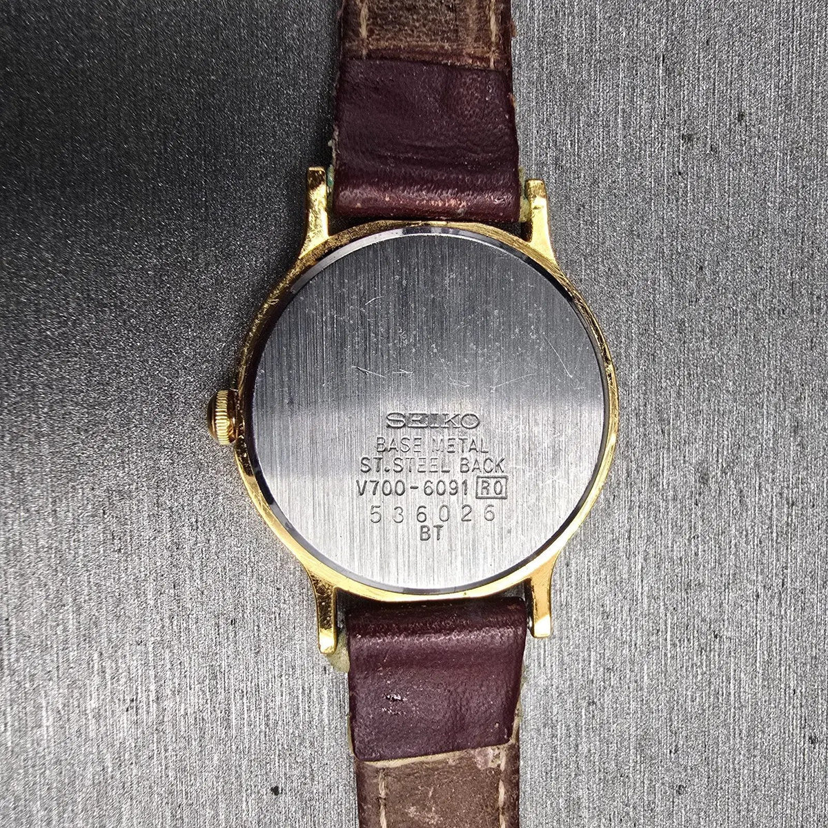 Seiko Watch Women 26mm White Dial Gold Tone Round V700-6091 New Battery VTG10