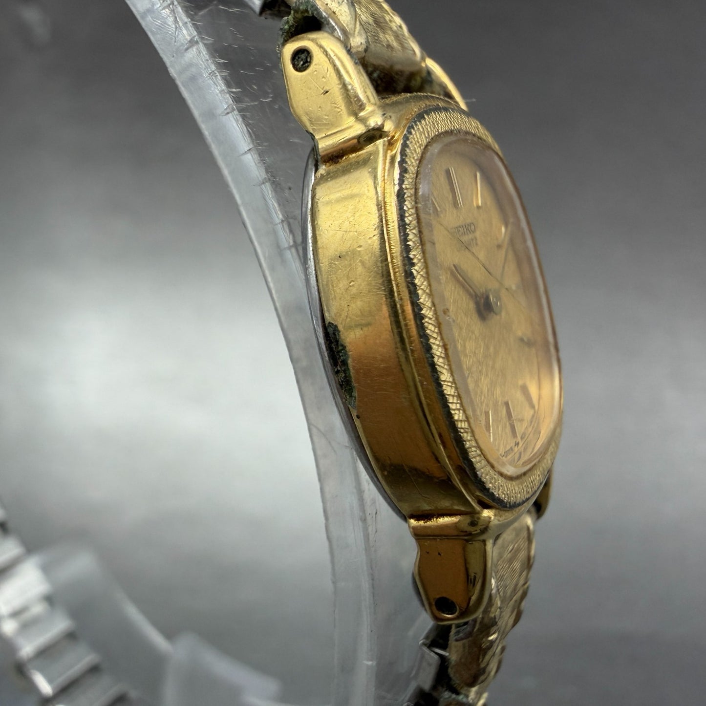 Seiko Watch Women 17mm Champagne Dial Gold Tone Rectangle 2Y00-5028 New Battery3