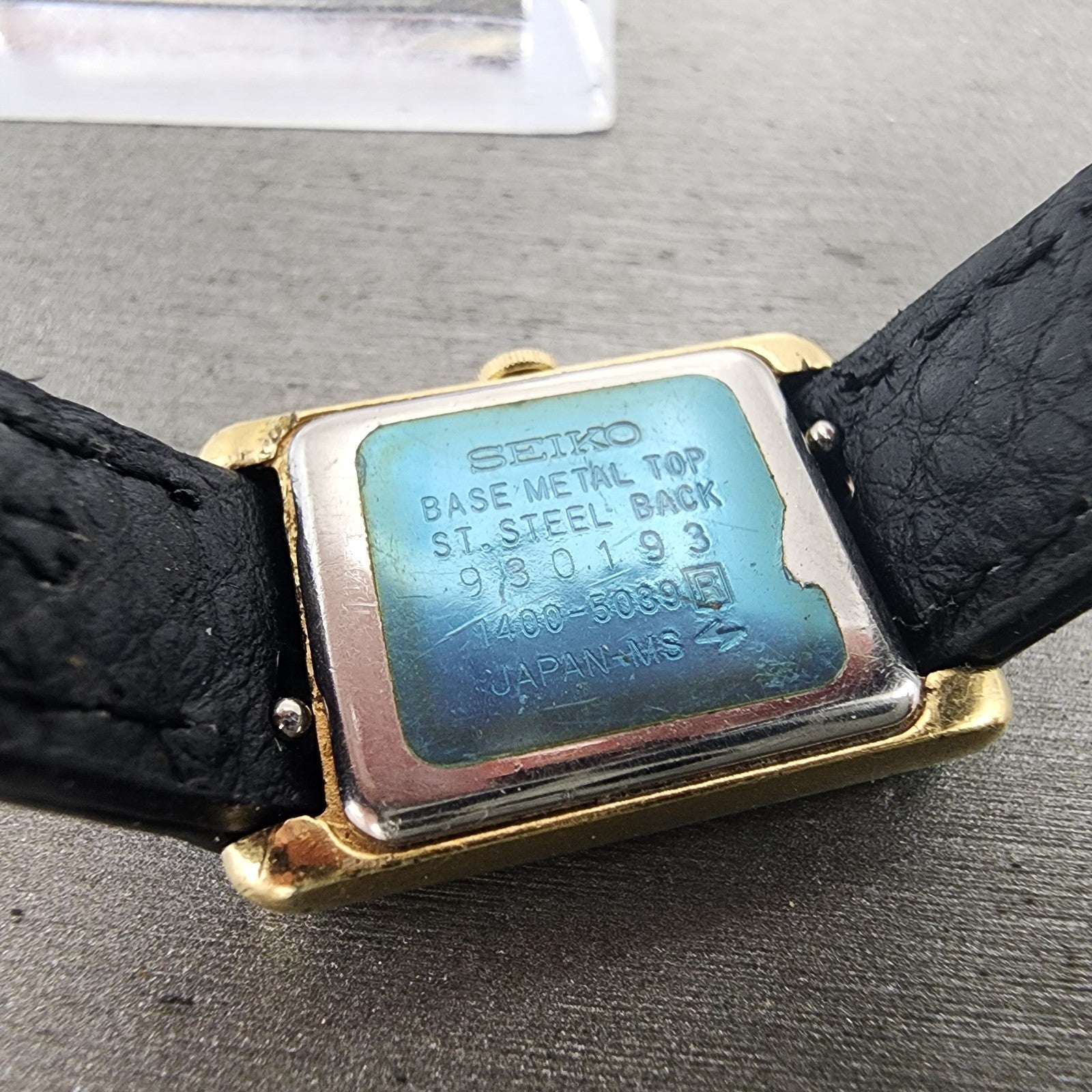 Seiko Tank Watch Women 17mm Champagne Dial Gold Tone 14005039 New Battery9