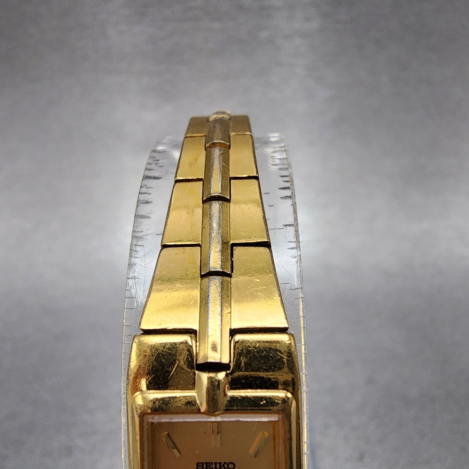 Seiko Tank Watch Women 13mm Champagne Dial Gold Tone 2e207479 New Battery4