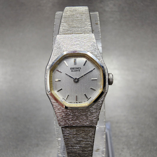 Seiko Watch Women 17mm Silver Dial Silver Tone Octagon 2y00-5048 New battery